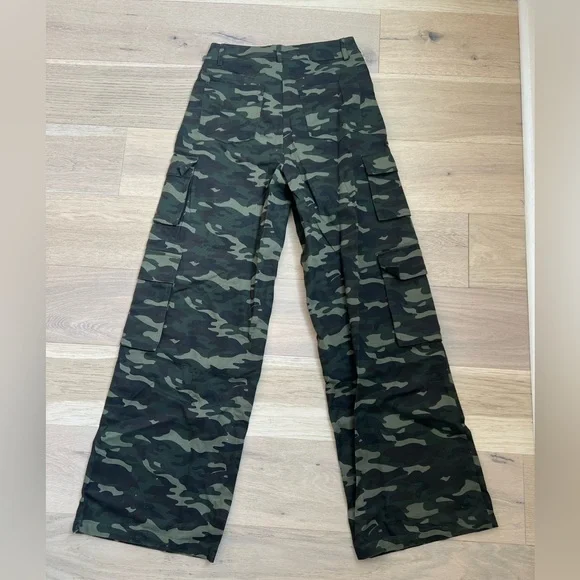 Princess Polly Now You See Me Camo Pants Size 4 - Picture 2 of 3